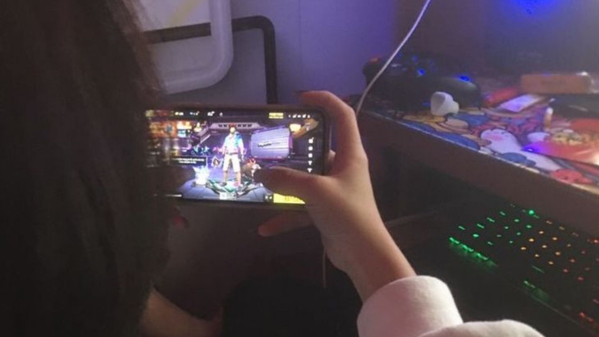 Online Mobile Games with Exciting Tournaments